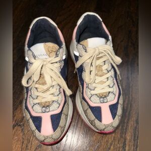 Gucci Women's Beige and Pink Sneakers